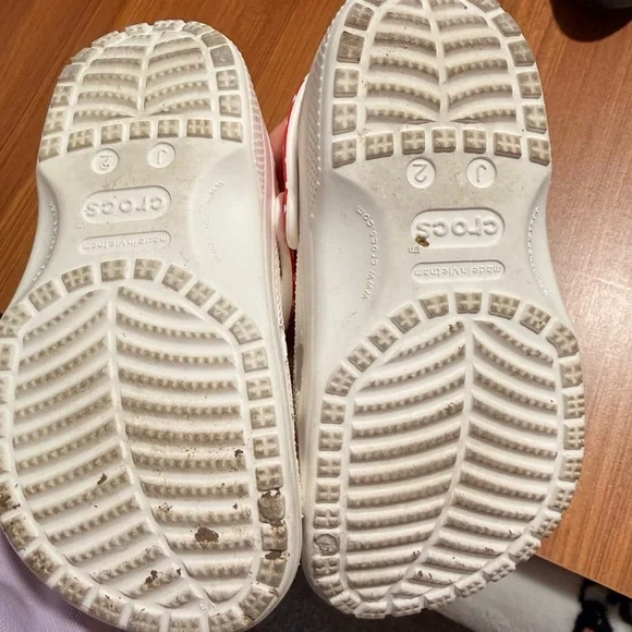 CROCS Kids White Clogs with Red Polka Dot Bow Accents - Picture 2 of 2